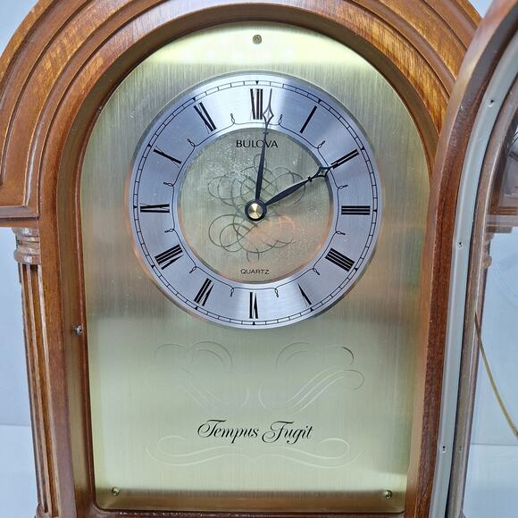 Vintage Bulova Tempus Fugit Brown Wooden Mantel Chime Clock - Tested & Working - Picture 3 of 16